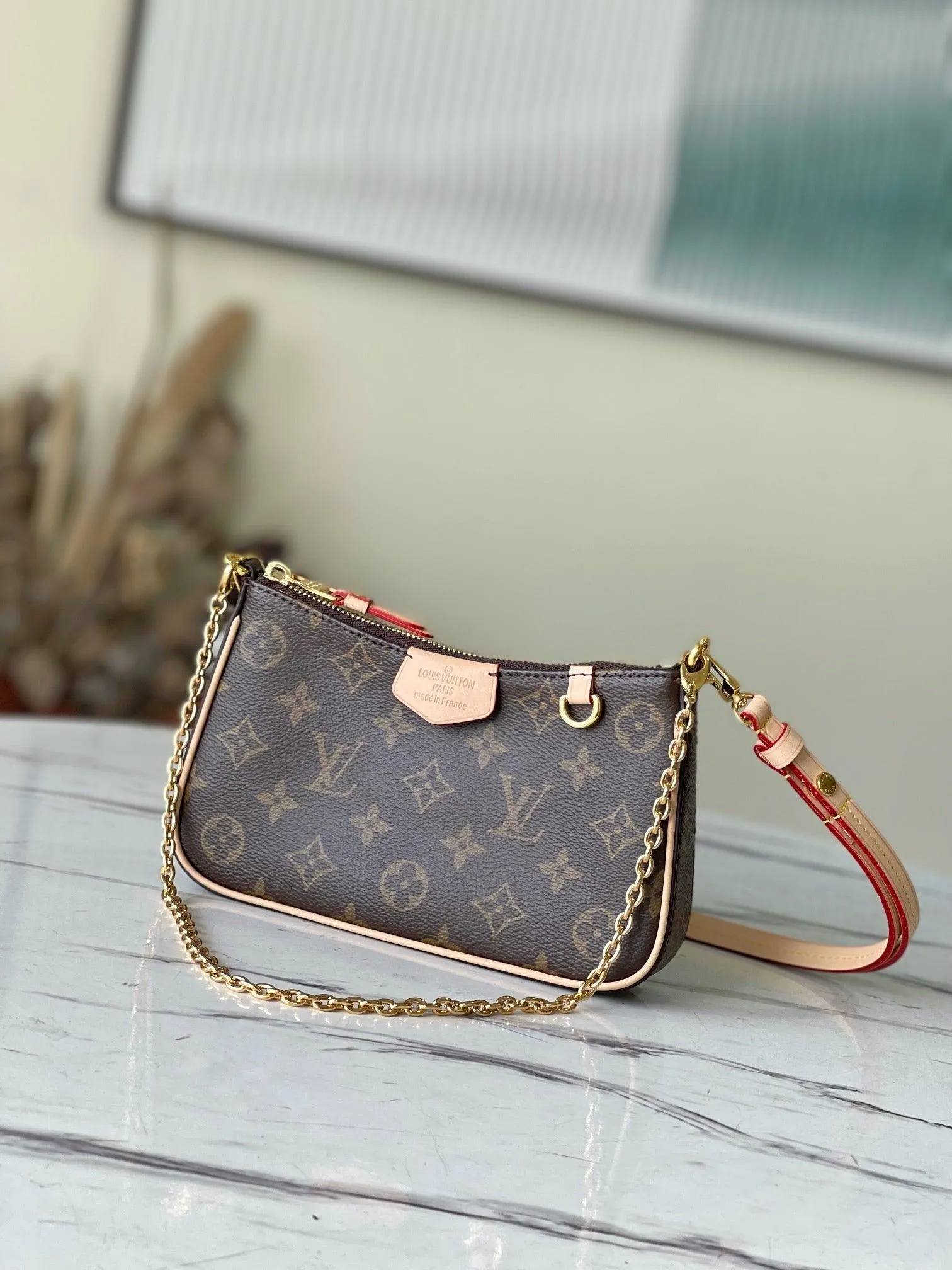 LV EASY POUCH ON STRAP M80349