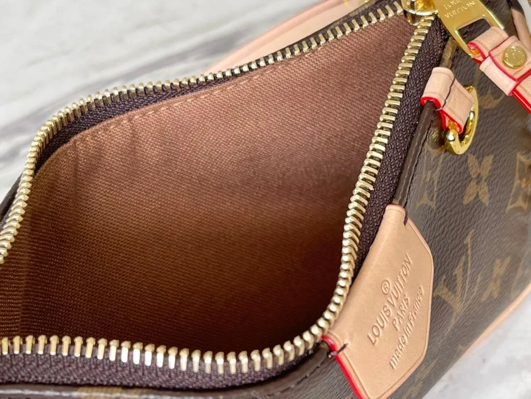 LV EASY POUCH ON STRAP M80349
