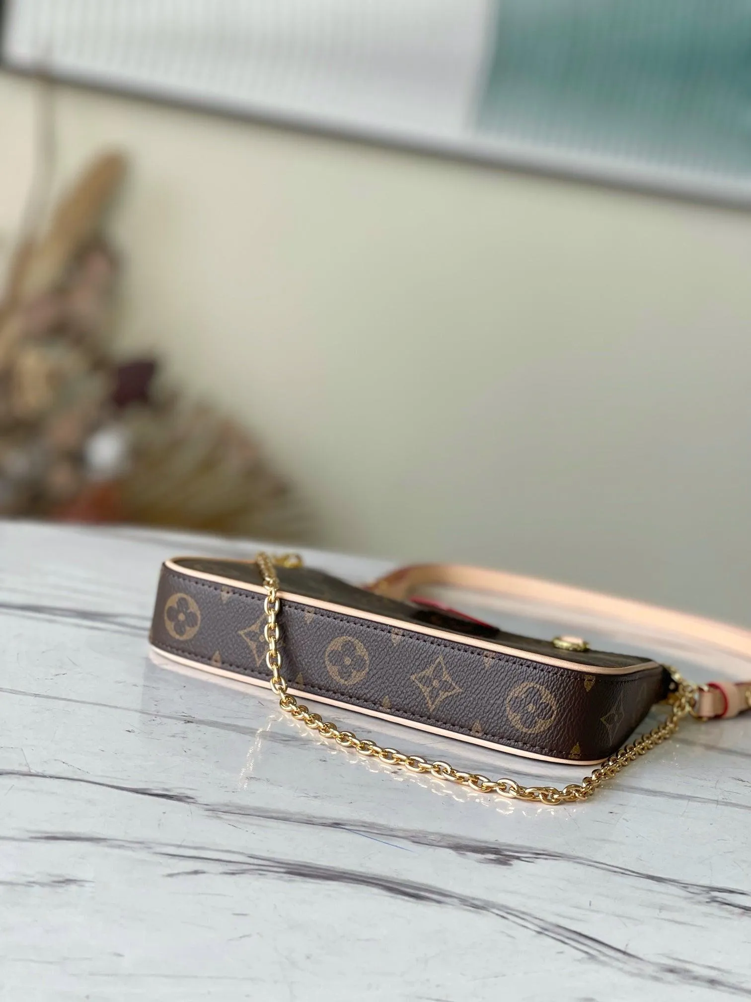 LV EASY POUCH ON STRAP M80349