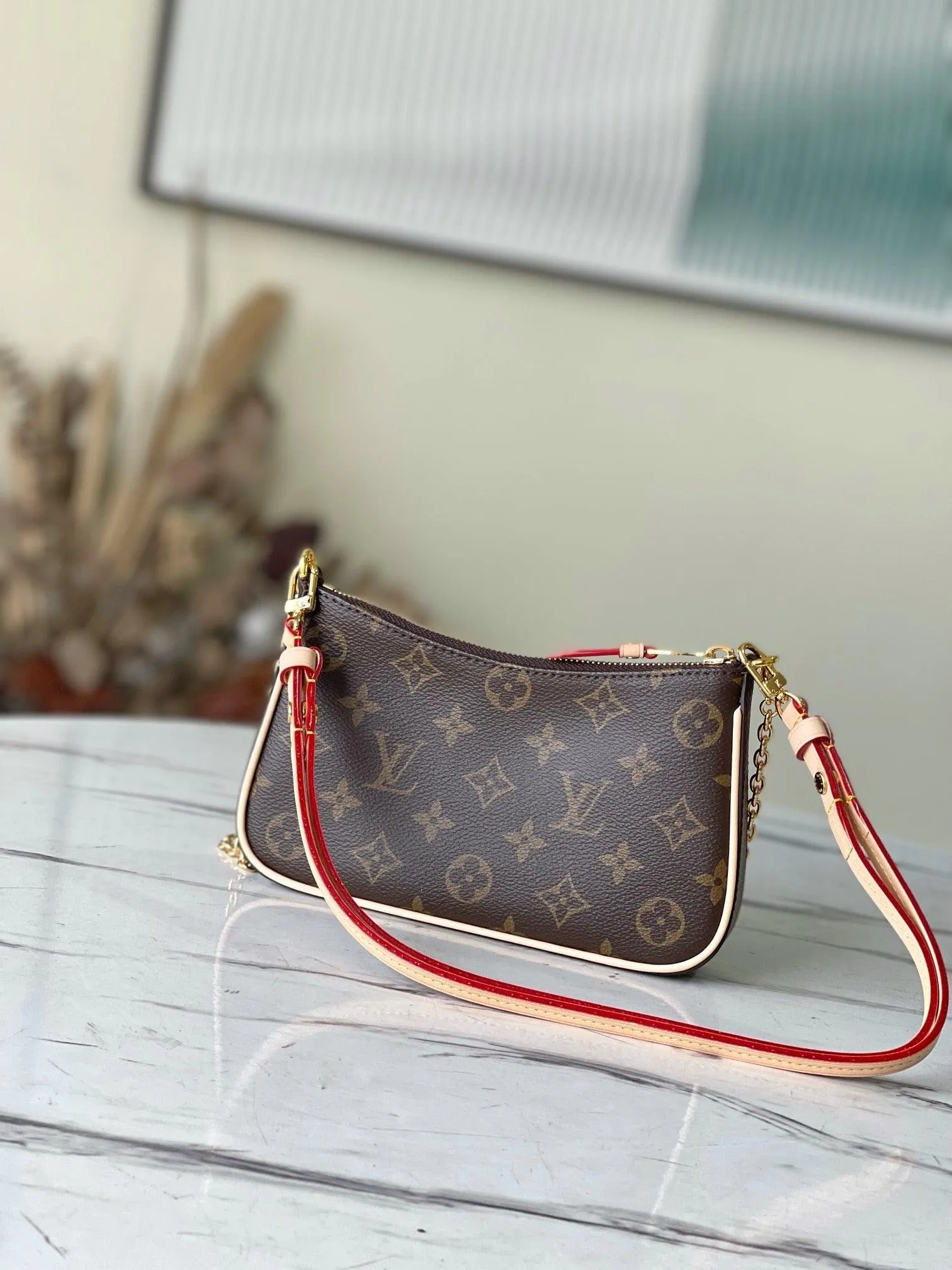 LV EASY POUCH ON STRAP M80349
