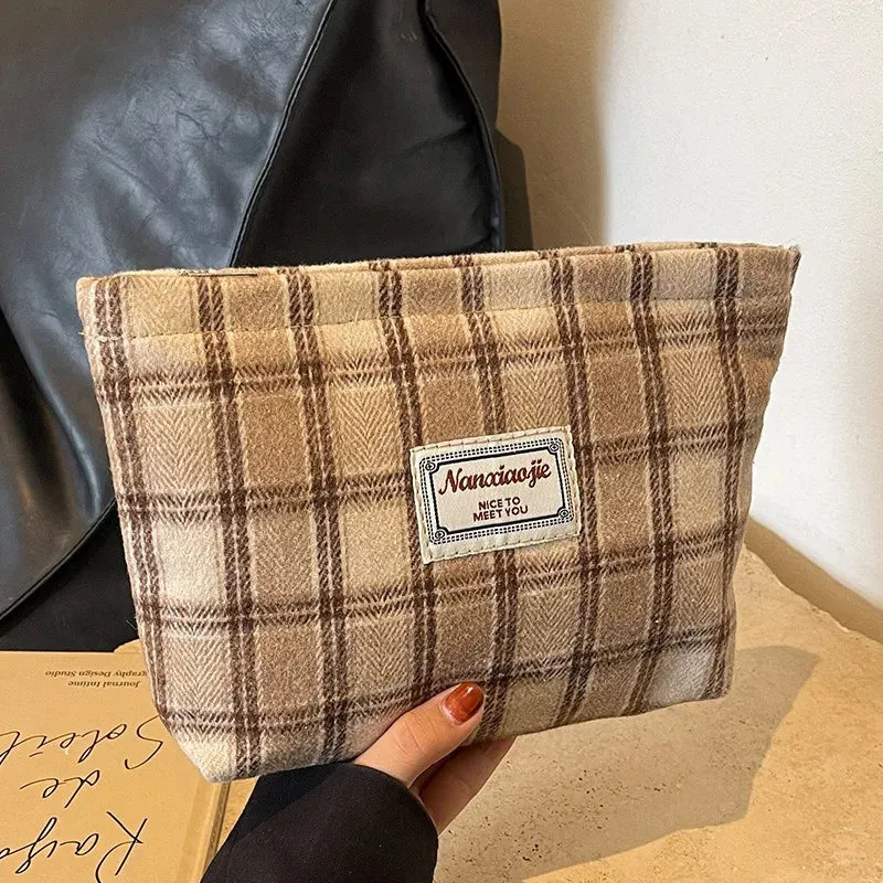 UAKISS  -  Retro European Checkerboard Makeup Bag for Women Elegant Chic Creative Design Makeup Pouch Large Capacity Travel Cosmetic Bags