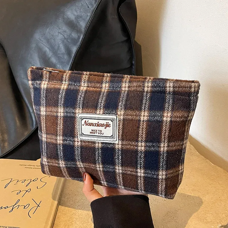 UAKISS  -  Retro European Checkerboard Makeup Bag for Women Elegant Chic Creative Design Makeup Pouch Large Capacity Travel Cosmetic Bags