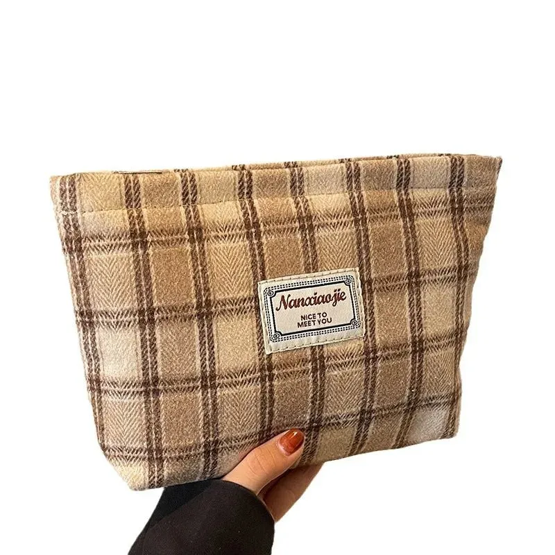 UAKISS  -  Retro European Checkerboard Makeup Bag for Women Elegant Chic Creative Design Makeup Pouch Large Capacity Travel Cosmetic Bags